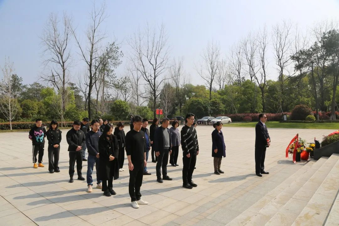 弘揚傳統精神，緬懷革命先烈 | 集團黨總支開展清明祭掃革命先烈活動